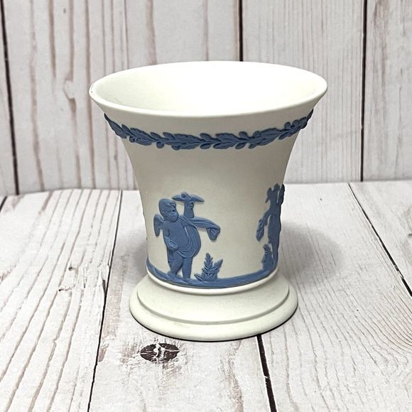 Wedgwood | Accents | Rare Vintage Wedgwood Reverse Jasperware ...
